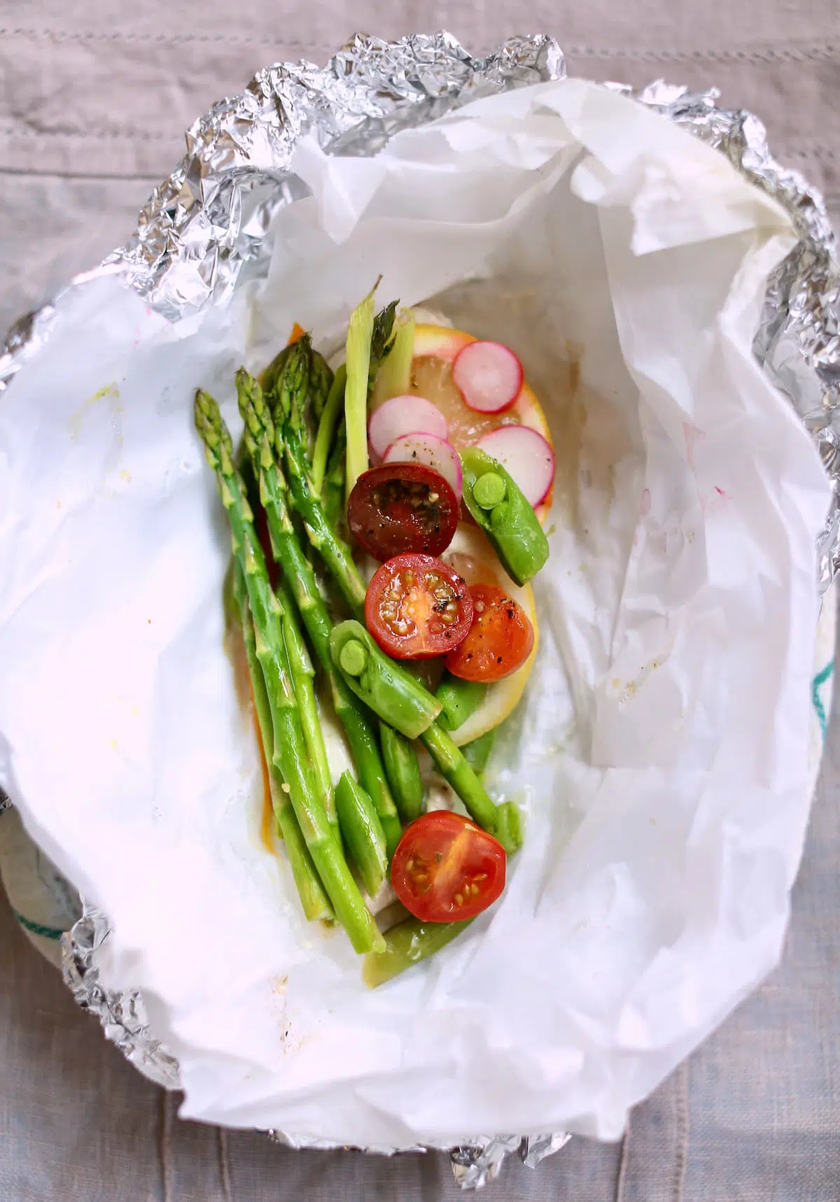 Oven-Baked Chicken and Vegetables in Foil Recipe