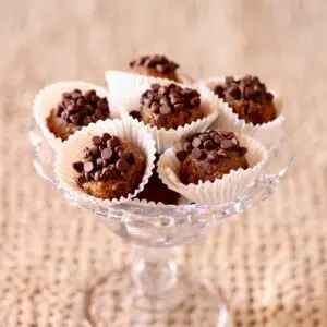 a glass bowl with cookies in it.